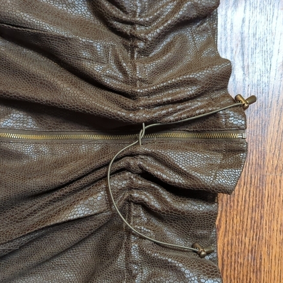 Brown Vegan leather textured cinch waist chic Bomber jacket. Sz 14 - Picture 5 of 8